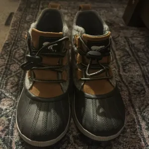 Sorel. Size 3. Like new boots.
