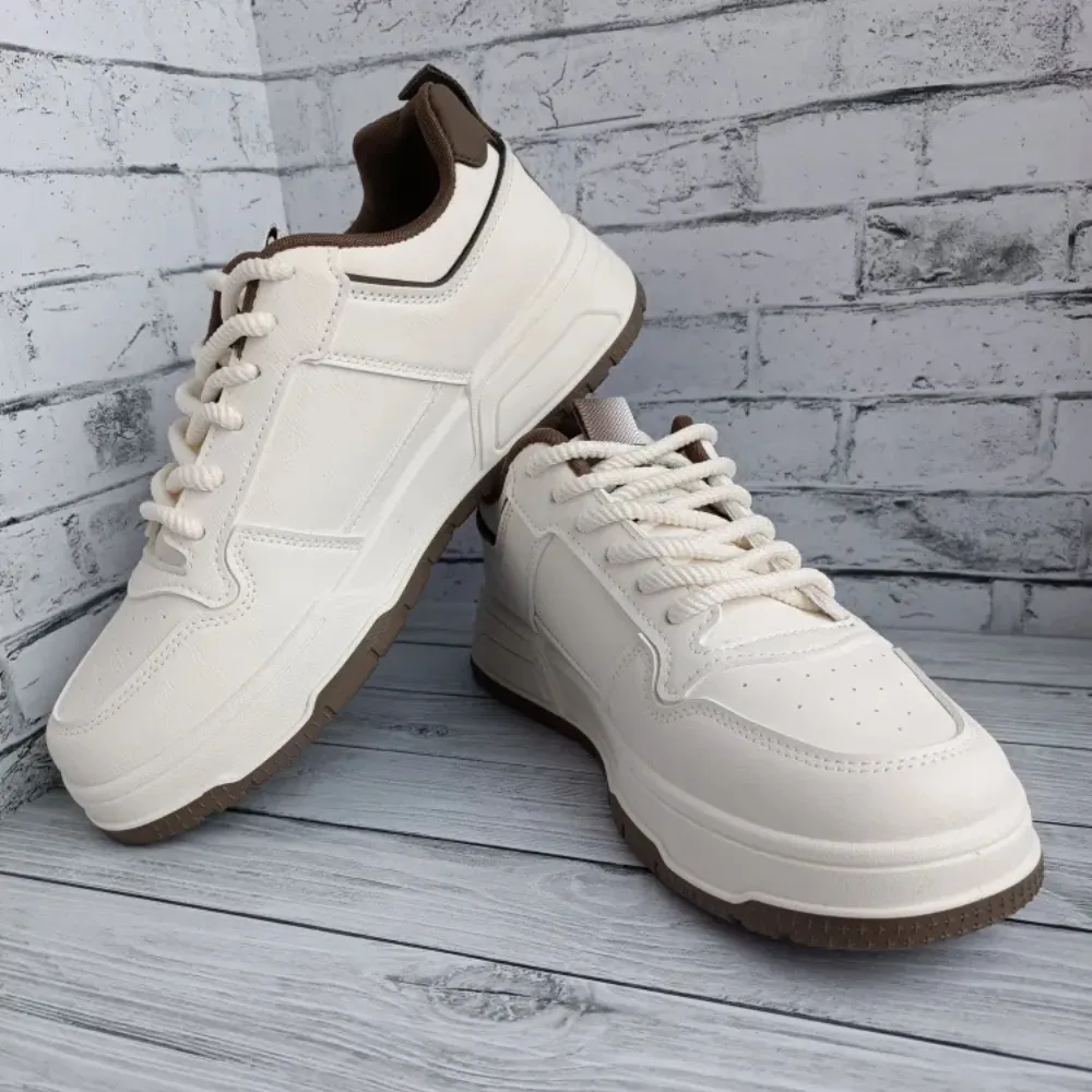 Sprint - Trendy and fashionable lace-up sneakers