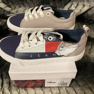 Tommy Hilfiger Space Jams Sneakers Size 12 Girl/Boy NIB