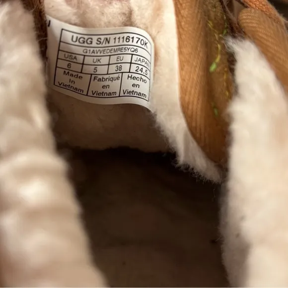 ugg neumel graphic stitch kids boots new