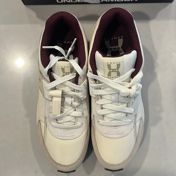 Under Armour Essential runner, men sneakers, brand new with box, size 8.