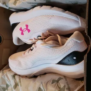UNDER Armour Girls Sneakers 5y