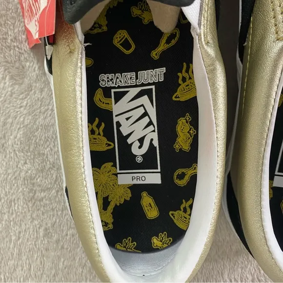Vans X Shake Junt Mens Slip On Sneaker Skate Shoes Size 10 Black Gold Suede NEW