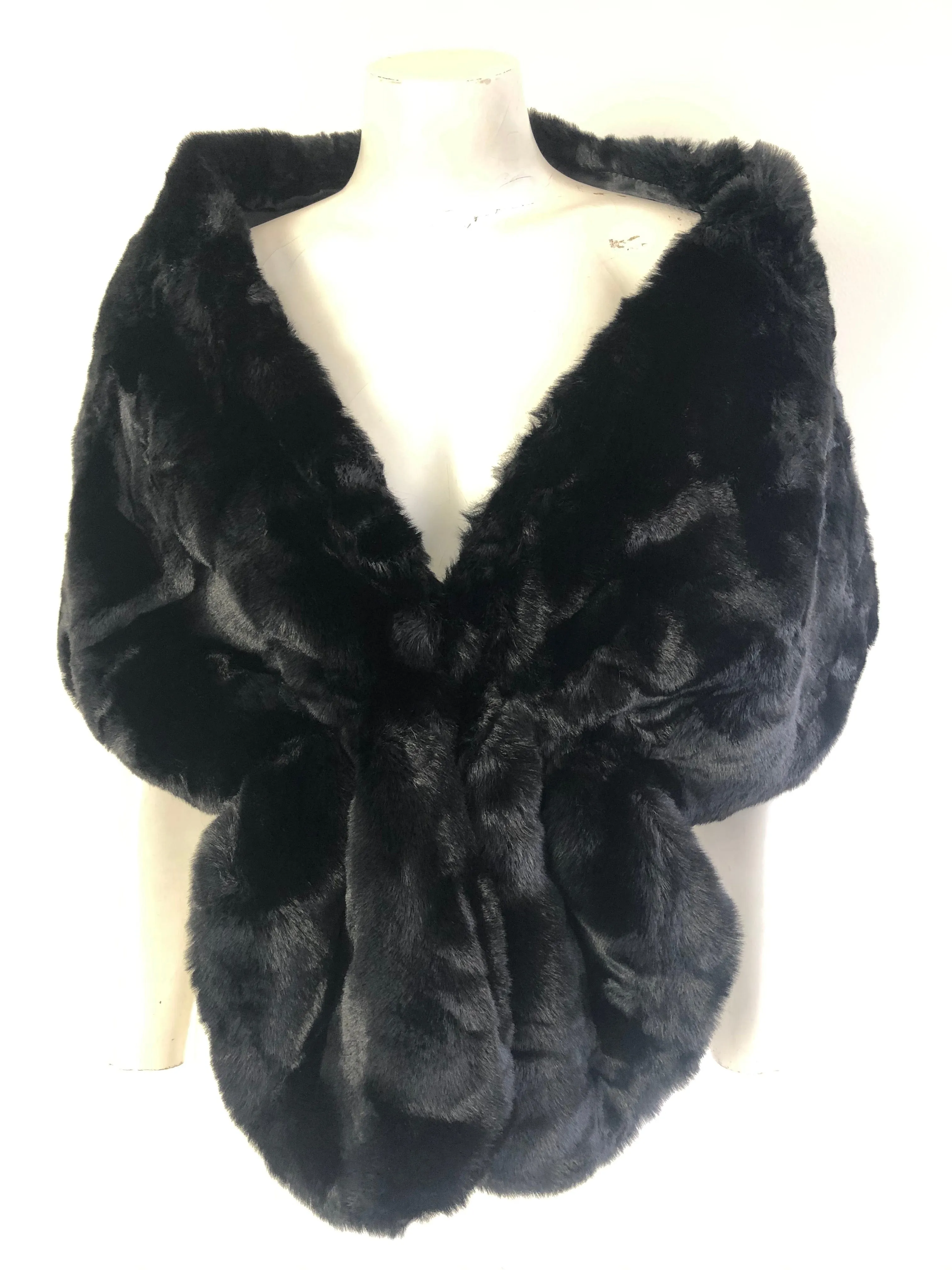 Xiamo Faux Fur Shawl