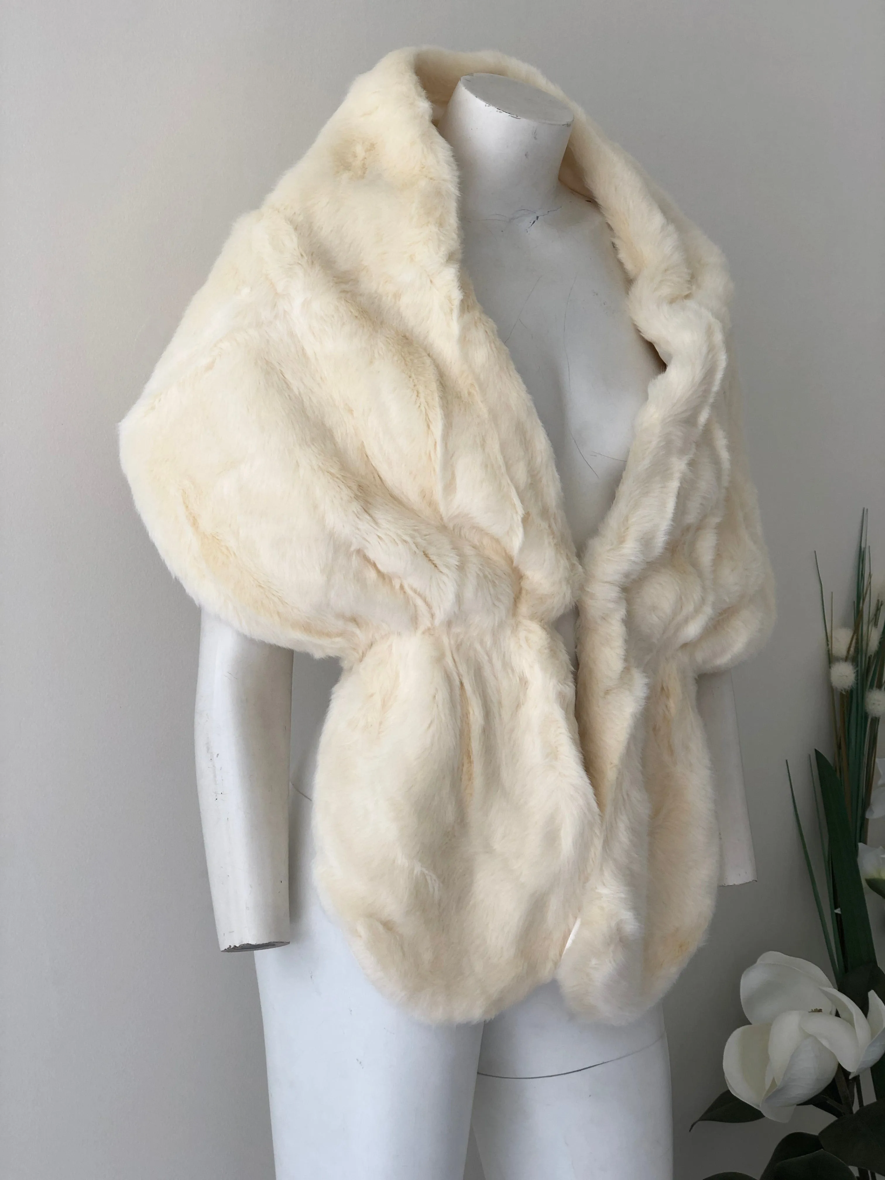 Xiamo Faux Fur Shawl